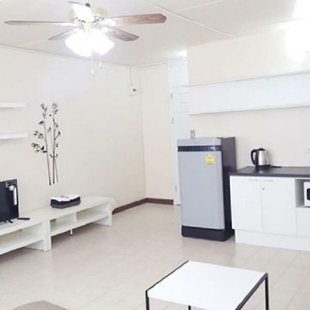 Popular Condo C6 暖武里 外观 照片