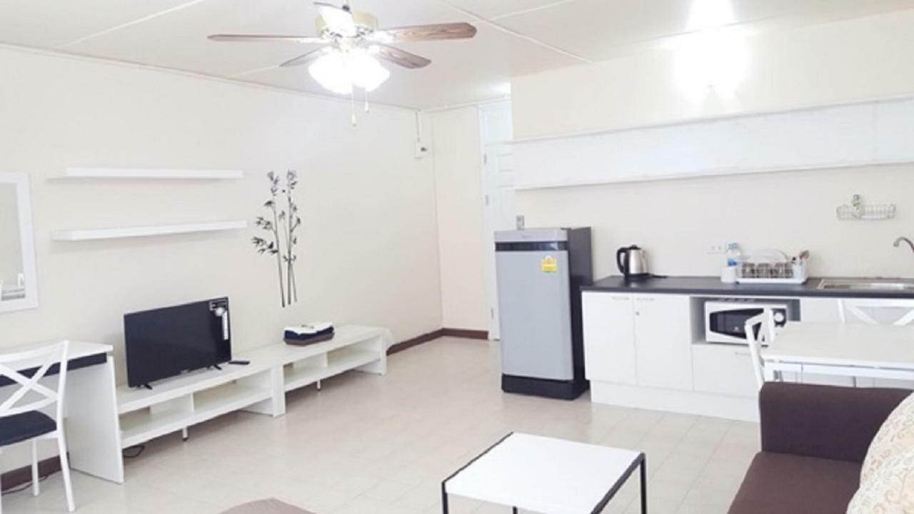 Popular Condo C6 暖武里 外观 照片